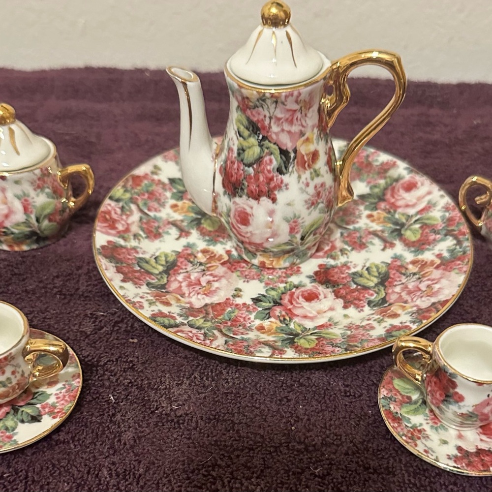 Baum Bros Formalities Miniature Porcelain Tea Set 8 for decoration only